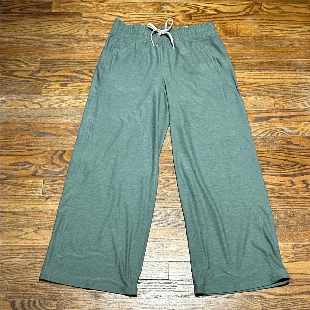 Women's Wide Leg Pants in Green